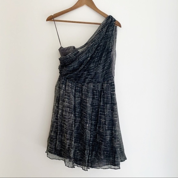 Alice + Olivia Gwendolyn Silk Chiffon One Shoulder Dress Sz 8 - Picture 2 of 9